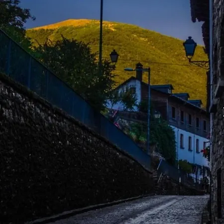 De La Val Hotel Hecho