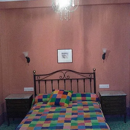 De La Val Hotel *