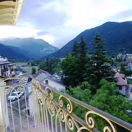 De La Val Hotel
