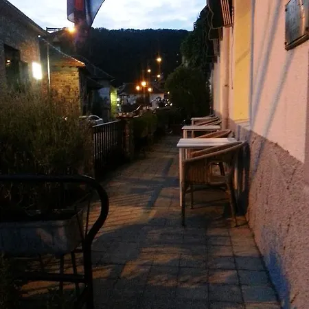 De La Val Hotel Hecho