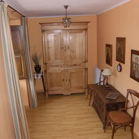 Hotel De La Val