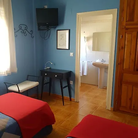 De La Val Hotel *